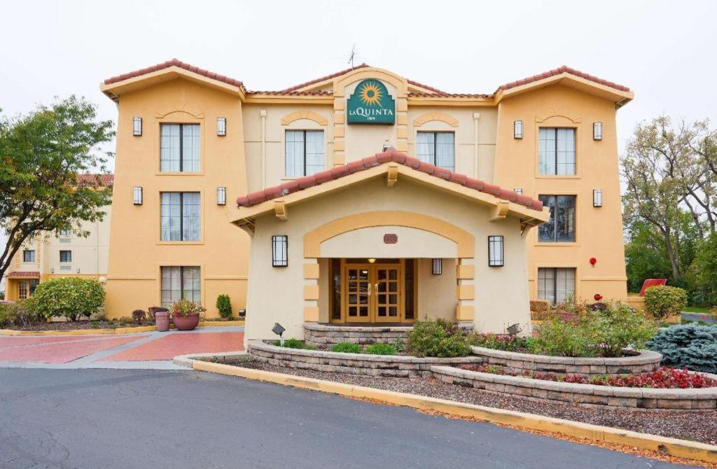 Chicago O'Hare Airport Hotel Elk Grove Village Exterior foto